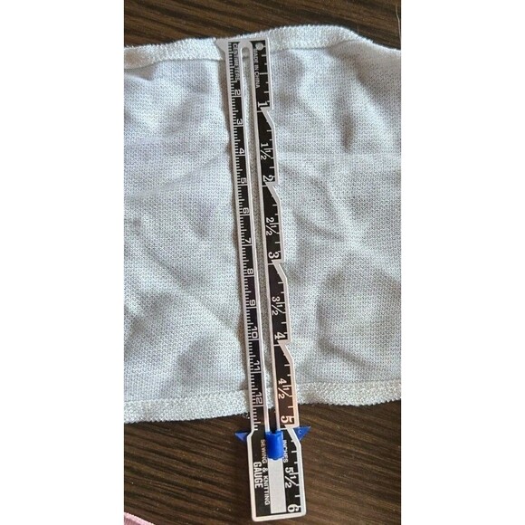 7 Vintage 1980s Random Barbie  Accessories Fashion Doll Pieces Scarf? Blankets? - Picture 12 of 14